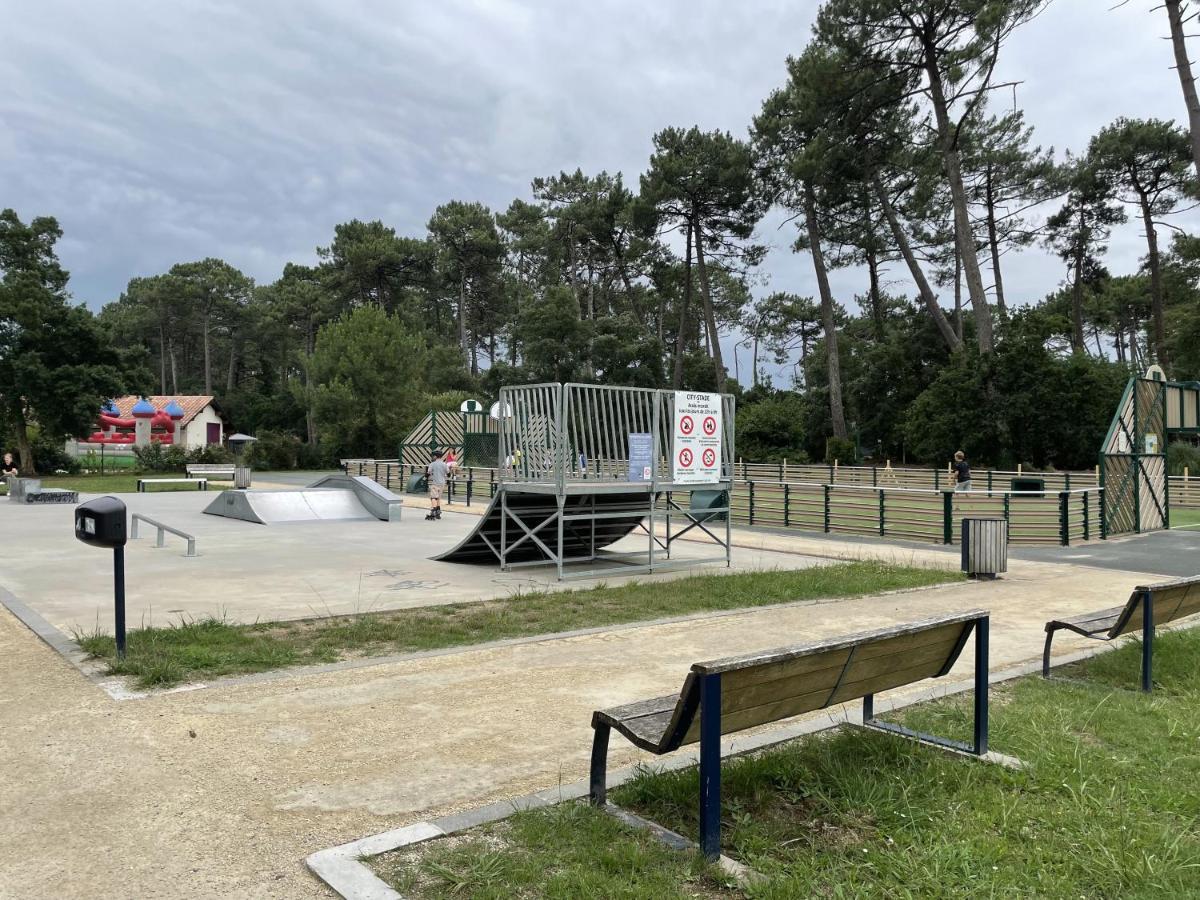 אונדרה Chalet Paisible A La Plage, Piscine Et Tennis מראה חיצוני תמונה