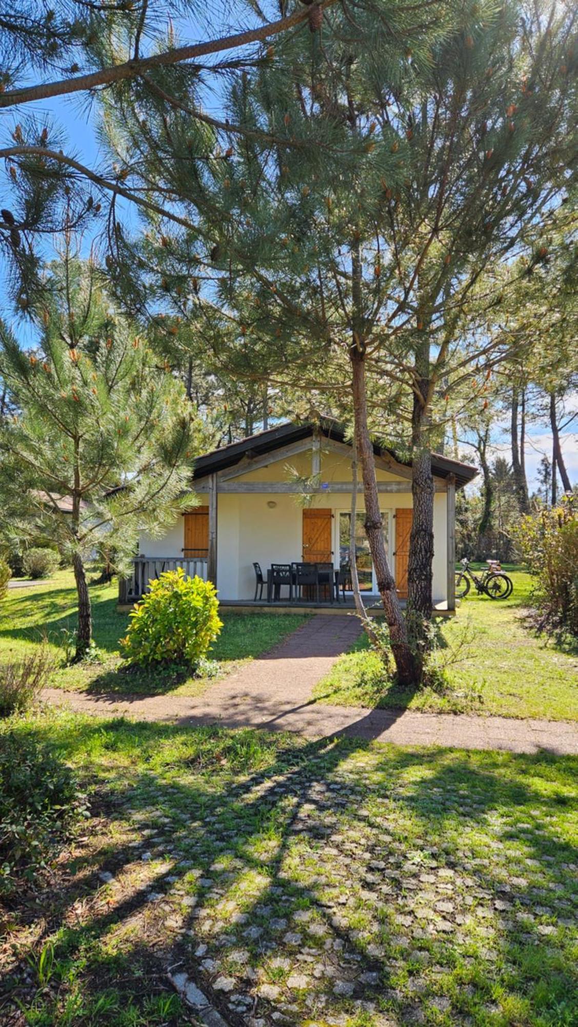 אונדרה Chalet Paisible A La Plage, Piscine Et Tennis מראה חיצוני תמונה