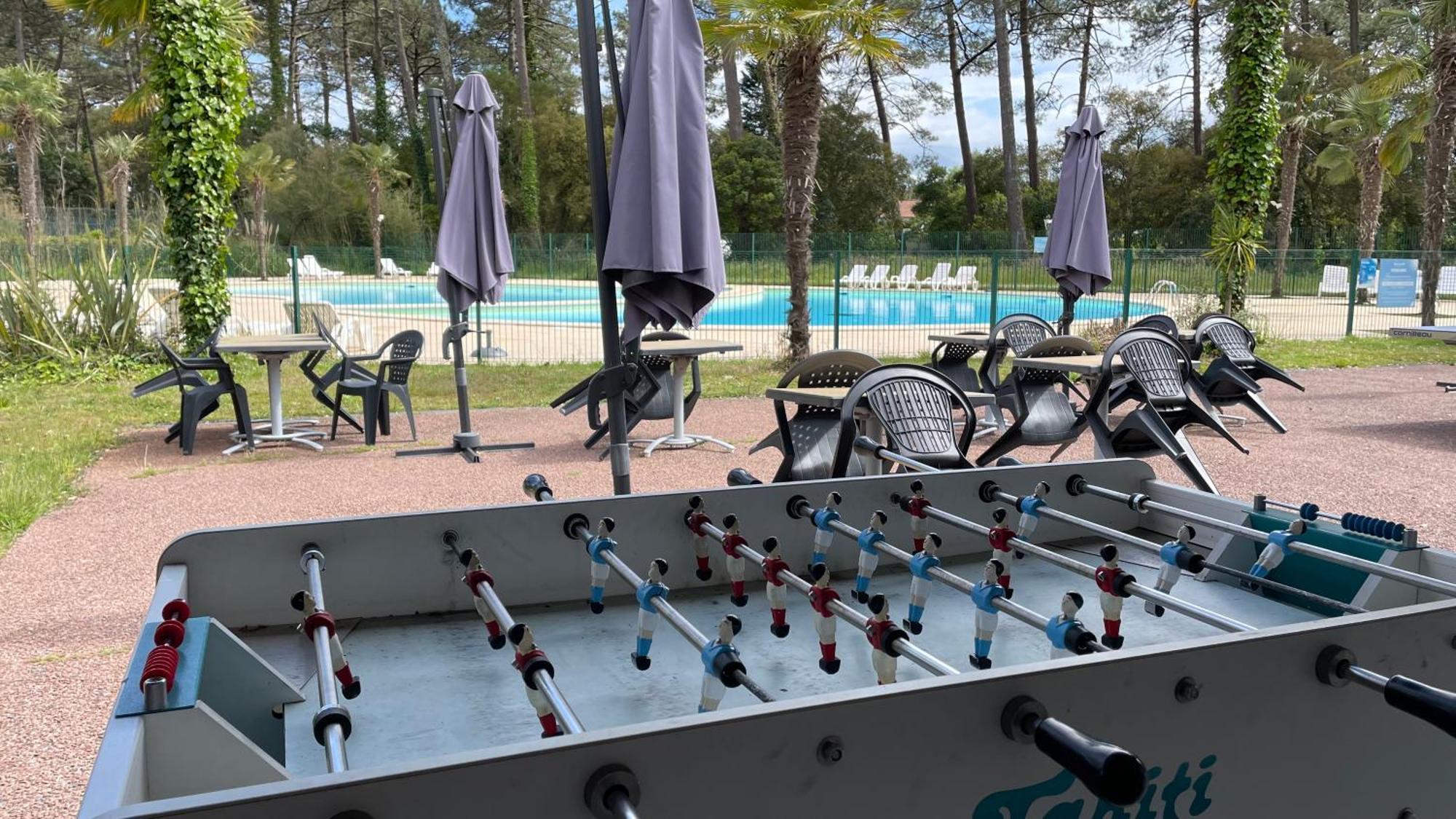 אונדרה Chalet Paisible A La Plage, Piscine Et Tennis מראה חיצוני תמונה