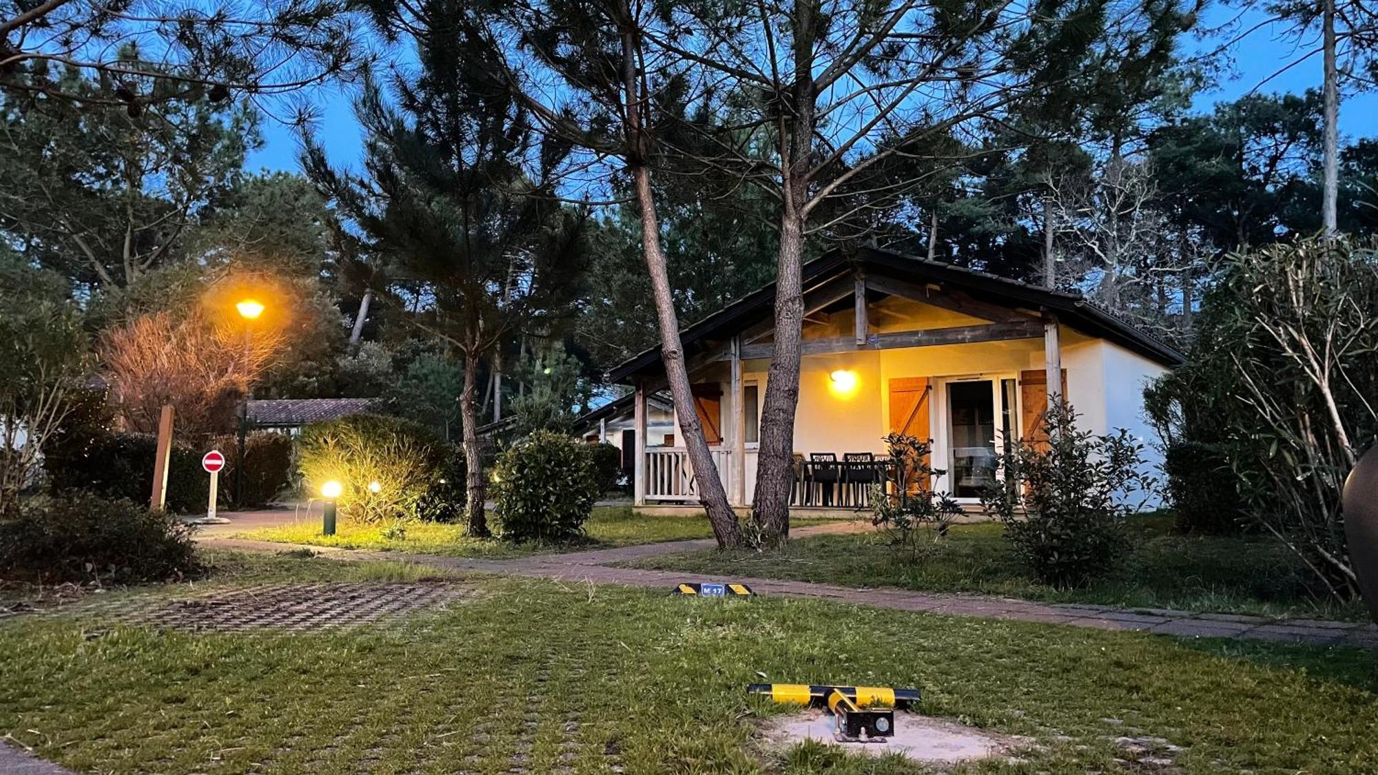 אונדרה Chalet Paisible A La Plage, Piscine Et Tennis מראה חיצוני תמונה